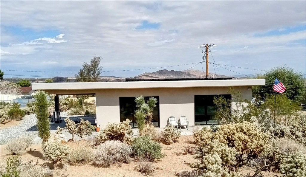 60194 La Mirada Trail