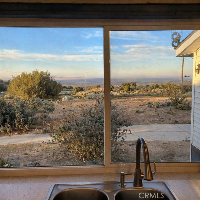 Detail Gallery Image 11 of 19 For 9030 Green, Pinon Hills,  CA 92372 - 3 Beds | 2 Baths