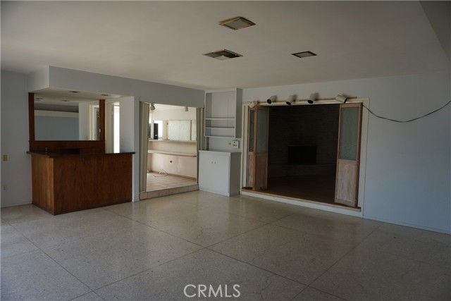 Detail Gallery Image 7 of 15 For 9826 Columbus, North Hills,  CA 91343 - 7 Beds | 5/1 Baths