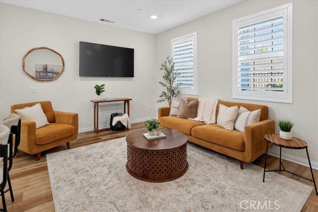 Detail Gallery Image 4 of 35 For 22812 Harvest Mill, Saugus,  CA 91350 - 3 Beds | 3 Baths