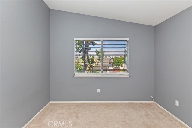 Detail Gallery Image 23 of 31 For 983 Elsa Ct #B,  Corona,  CA 92881 - 2 Beds | 2/1 Baths