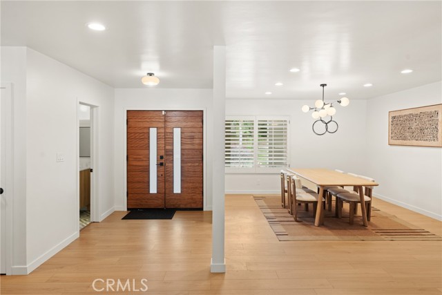 20217 Wells Drive, Woodland Hills CA: https://media.crmls.org/medias/9fde79a6-e563-43dd-b7fa-216828cd95cd.jpg
