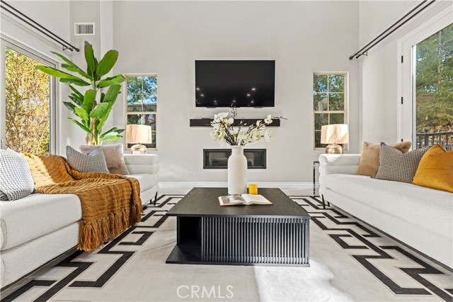 51 Dunmore, Irvine CA: https://media.crmls.org/medias/9fdf0cbf-64a7-4ebb-9ace-48174e080cc3.jpg
