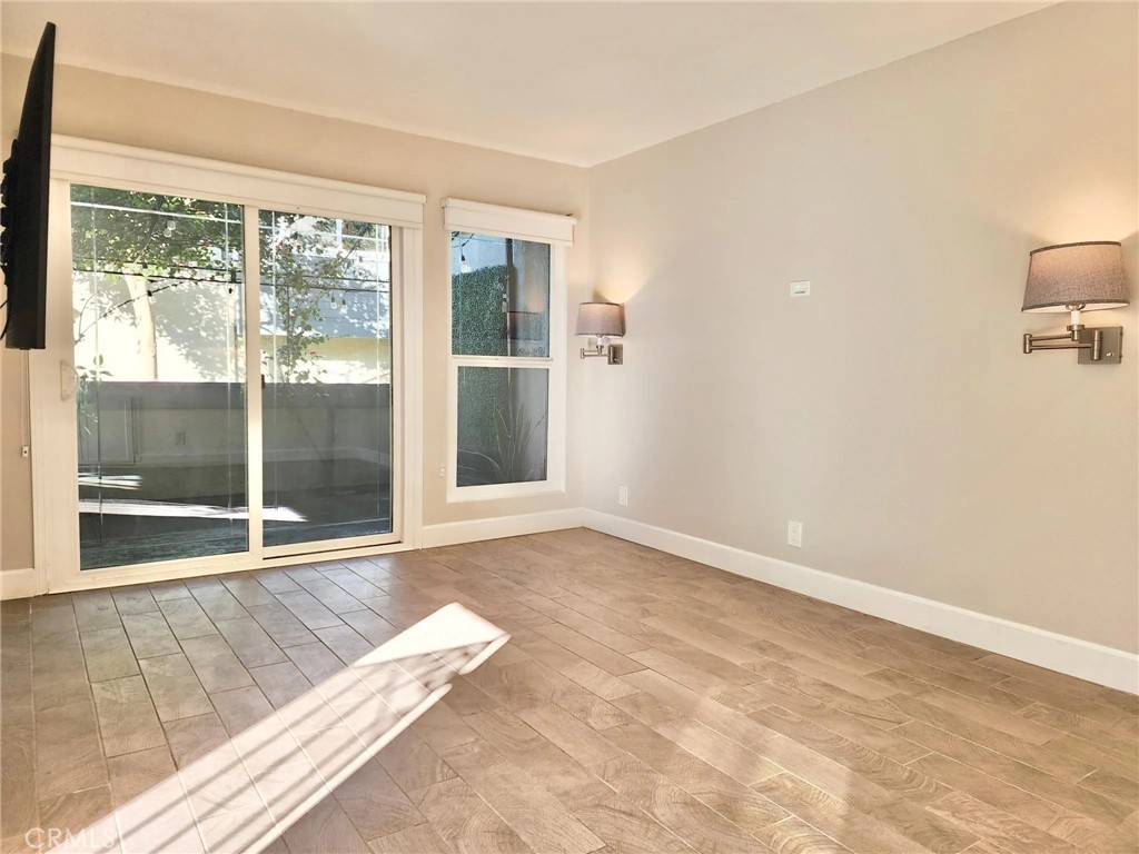 24221 Avenida De Las Flores 111