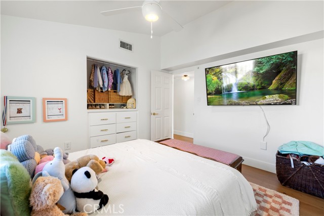 Detail Gallery Image 35 of 73 For 22510 Decoro Dr, Saugus,  CA 91350 - 4 Beds | 3 Baths