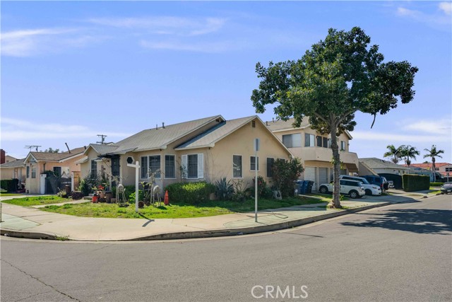 231 Blackshear Avenue, Los Angeles CA: https://media.crmls.org/medias/9fe00c40-2c12-495c-a362-3da2507658a7.jpg