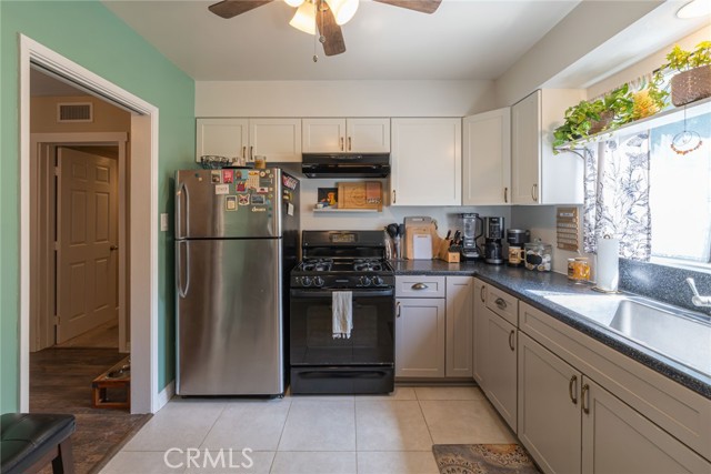 Detail Gallery Image 2 of 16 For 5270 E Anaheim Unit 2 St, Long Beach,  CA 90815 - 2 Beds | 1 Baths