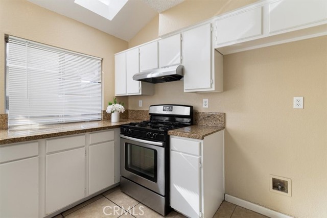 Detail Gallery Image 12 of 52 For 23599 Parkland Ave, Moreno Valley,  CA 92557 - 3 Beds | 2/1 Baths