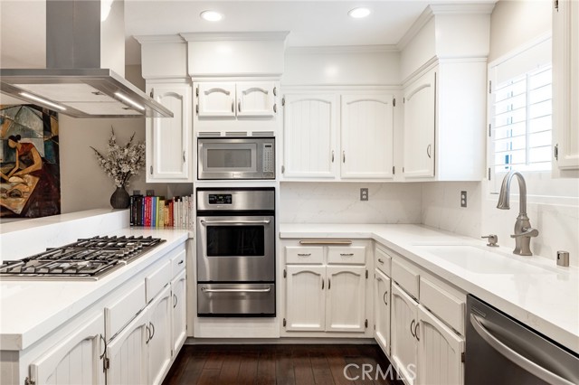 1921 Carnegie Lane, Redondo Beach, California 90278, 2 Bedrooms Bedrooms, ,2 BathroomsBathrooms,Residential,Sold,Carnegie,SB21208044