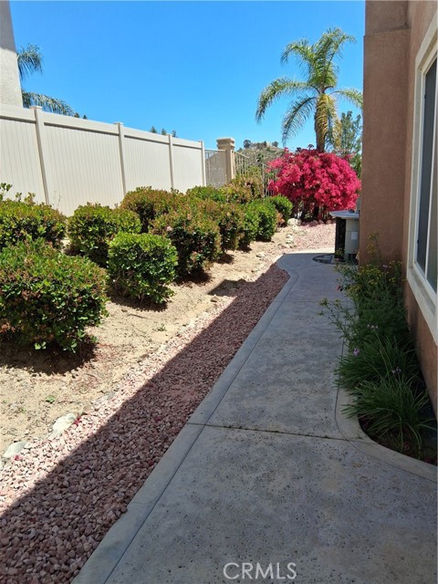 Detail Gallery Image 3 of 54 For 33 Corte Rivera, Lake Elsinore,  CA 92532 - 5 Beds | 3 Baths