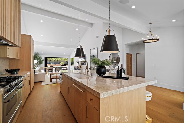 Detail Gallery Image 8 of 40 For 37 Beachcomber, Corona Del Mar,  CA 92625 - 3 Beds | 3 Baths