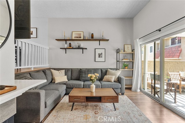 17910 River Circle, Canyon Country CA: https://media.crmls.org/medias/9fe3e42e-fc71-4399-bd94-9befcc2a50c8.jpg