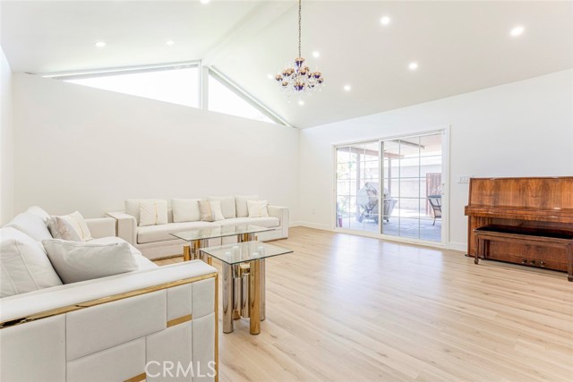 Detail Gallery Image 23 of 57 For 7106 Teesdale Ave, North Hollywood,  CA 91605 - 3 Beds | 2 Baths