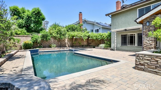 20931 Avenida Amapola, Lake Forest CA: https://media.crmls.org/medias/9fe429fa-b2c6-409d-b152-166337e1f614.jpg