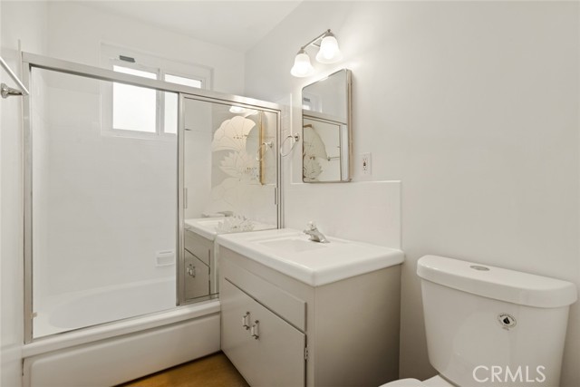 740 W 27th Street, San Pedro CA: https://media.crmls.org/medias/9fe4f370-2f68-479e-a75e-7f615bc830ba.jpg