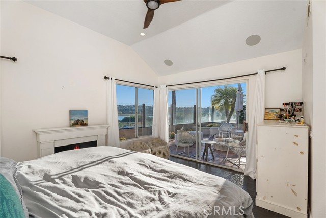 Detail Gallery Image 21 of 46 For 24 Cormorant, Newport Beach,  CA 92660 - 2 Beds | 2 Baths