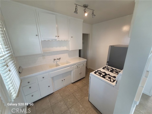 Detail Gallery Image 13 of 14 For 7263 W Manchester, Los Angeles,  CA 90045 - 2 Beds | 1 Baths