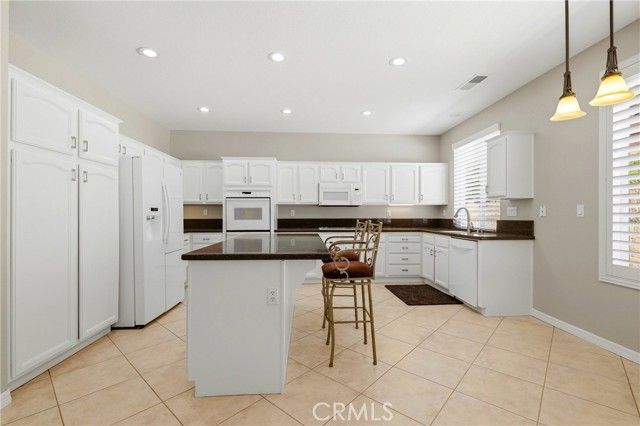 Detail Gallery Image 7 of 29 For 36013 Corte Pavia, Murrieta,  CA 92562 - 5 Beds | 3 Baths