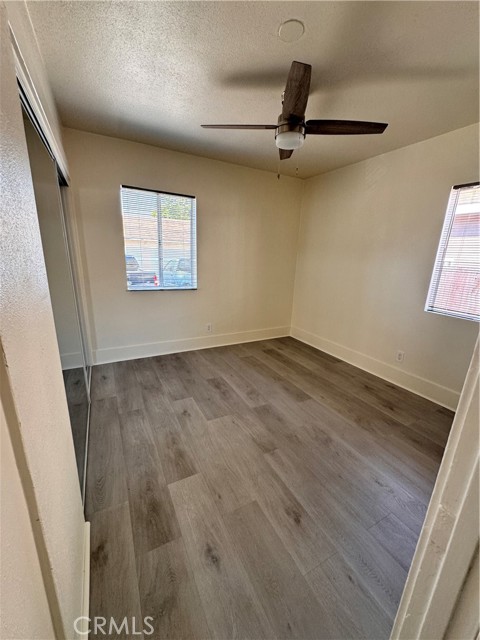 179 E 48th Street, Los Angeles CA: https://media.crmls.org/medias/9fe704fd-ba7a-474c-be05-7b412e396b86.jpg