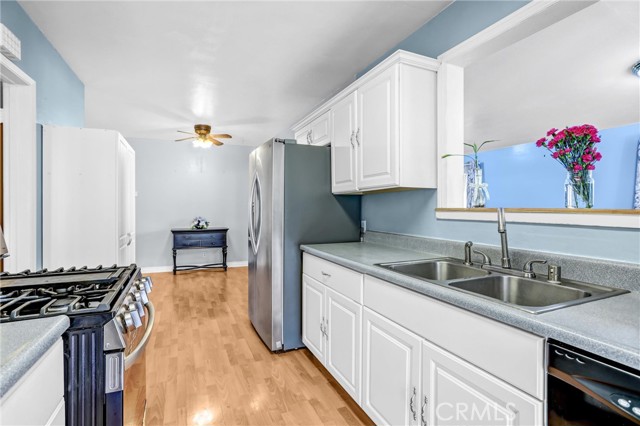 Detail Gallery Image 22 of 36 For 346 N Nantes, La Puente,  CA 91744 - 3 Beds | 3 Baths