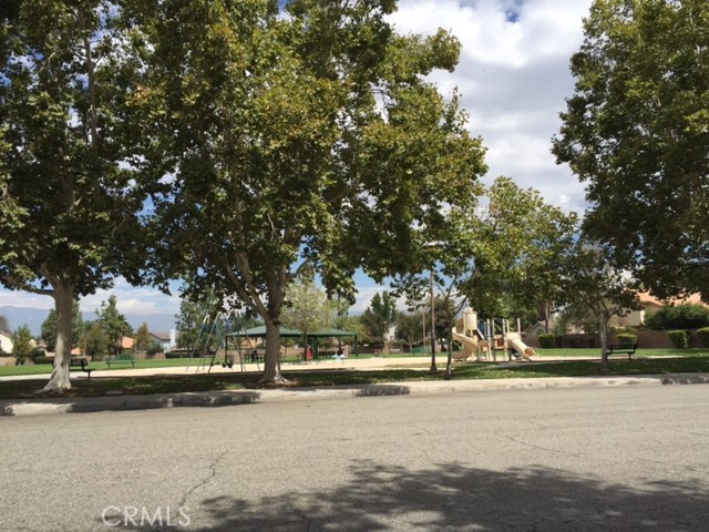Detail Gallery Image 13 of 15 For 111 Monroe Ct, San Bernardino,  CA 92408 - 3 Beds | 2/1 Baths