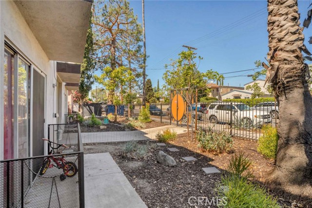 11936 Hart St, North Hollywood CA: https://media.crmls.org/medias/9fe73abd-5d44-4c47-b413-4935dac63e31.jpg