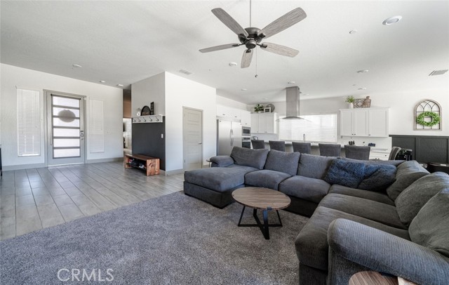 825 Spring W Street, Madera CA: https://media.crmls.org/medias/9fe765da-1f47-4273-bf36-531c5d7be4ae.jpg