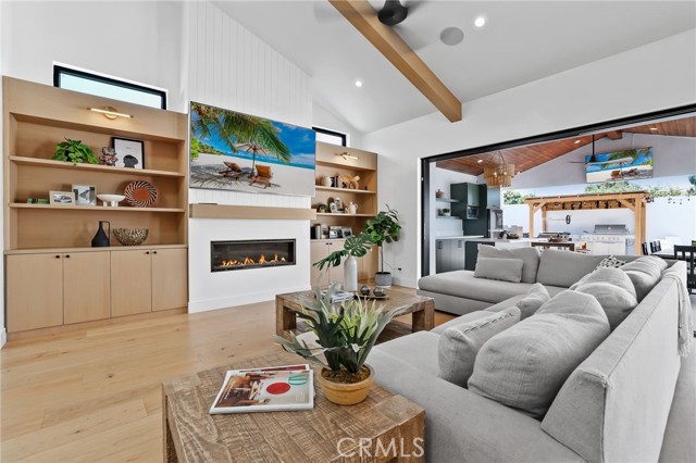 11444 Harrisburg Road, Rossmoor CA: https://media.crmls.org/medias/9fe881a2-7e5c-48b1-8780-4a7c2852b3a3.jpg