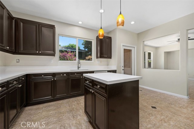 35051 Via Santa Catalina, Winchester CA: https://media.crmls.org/medias/9fe903e5-16eb-4502-80fe-db4104080719.jpg