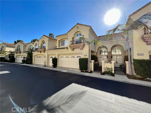 Detail Gallery Image 2 of 42 For 26465 La Traviata, Laguna Hills,  CA 92653 - 3 Beds | 2/1 Baths