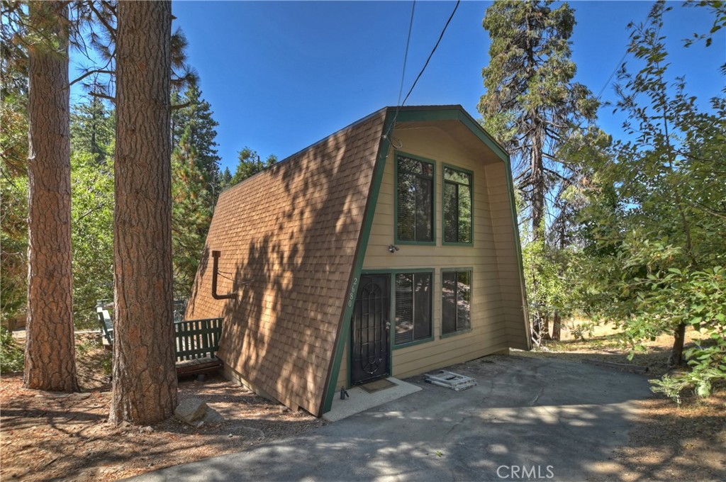 2880 Loma Drive