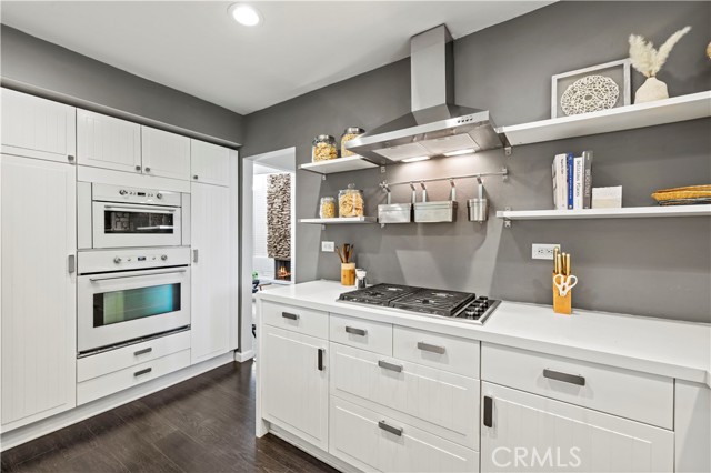 Detail Gallery Image 17 of 55 For 21206 Merridy St, Chatsworth,  CA 91311 - 4 Beds | 3 Baths