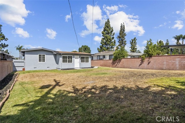 5040 N Lyman Avenue, Covina CA: https://media.crmls.org/medias/9fea0266-283e-4a68-b1a2-ae02d9b17f80.jpg