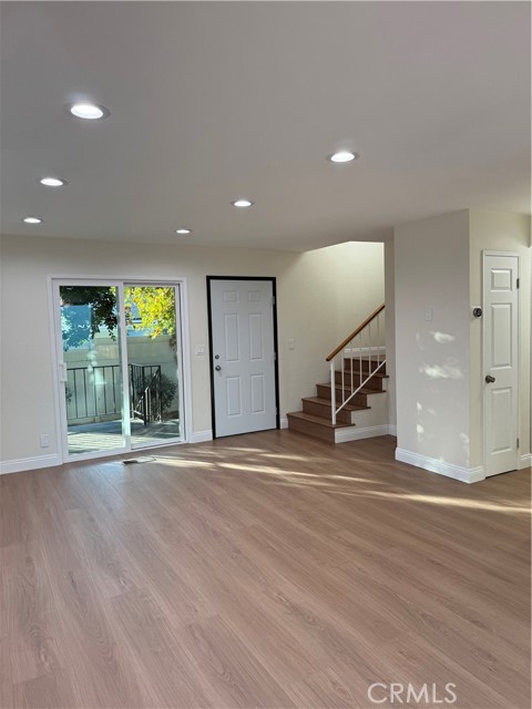 Detail Gallery Image 14 of 29 For 7439 Woodman Ave #15,  Van Nuys,  CA 91405 - 2 Beds | 2 Baths