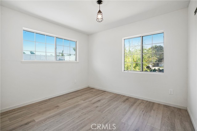 20854 runnymede st, Winnetka CA: https://media.crmls.org/medias/9fea7a06-5a11-4e5b-a78c-f1b1241fbd2d.jpg