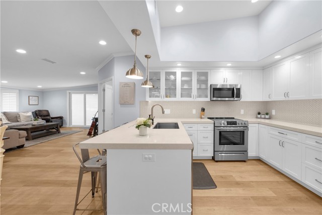 Detail Gallery Image 21 of 51 For 1671 Interlachen 285l,  Seal Beach,  CA 90740 - 2 Beds | 2 Baths