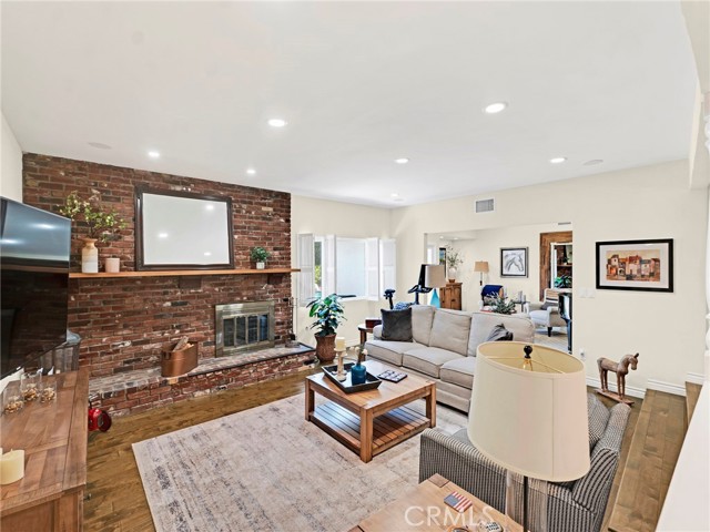 11122 Yolanda Avenue, Porter Ranch CA: https://media.crmls.org/medias/9fed25f6-6f4b-4dce-867a-0cd6424d5293.jpg