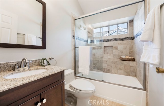 Detail Gallery Image 22 of 31 For 121 S Lucia Ave #7,  Redondo Beach,  CA 90277 - 3 Beds | 2/1 Baths