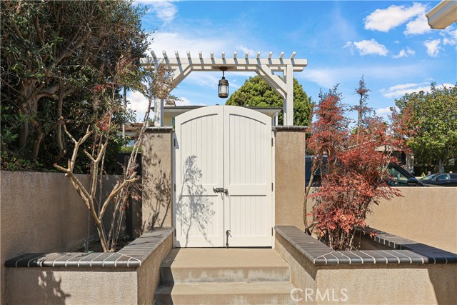 1029 Glenneyre Street, Laguna Beach CA: https://media.crmls.org/medias/9fed7504-8df9-4328-9e97-be23655457e5.jpg