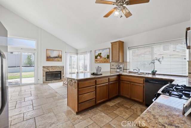 7 Santolina, Rancho Santa Margarita CA: https://media.crmls.org/medias/9fedd270-8333-40aa-a815-a9a6f449c947.jpg