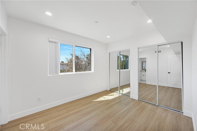 Detail Gallery Image 13 of 17 For 14420 Tiara, Van Nuys,  CA 91401 - 4 Beds | 4 Baths