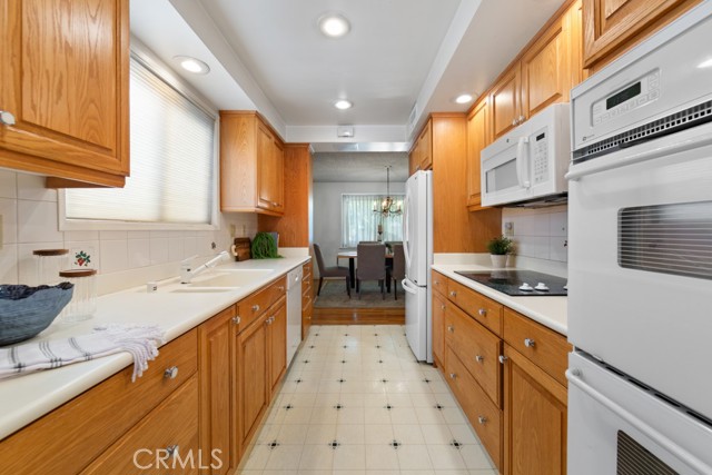 Detail Gallery Image 20 of 51 For 3561 Fela, Long Beach,  CA 90808 - 4 Beds | 2 Baths