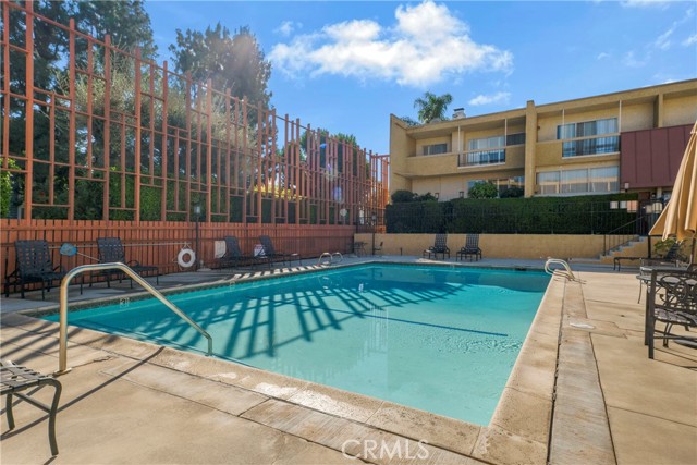 Detail Gallery Image 43 of 46 For 5435 Yarmouth Ave #9,  Encino,  CA 91316 - 2 Beds | 3 Baths