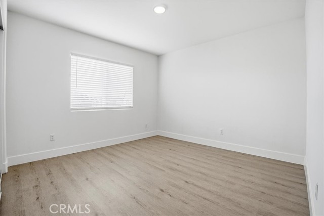 Detail Gallery Image 12 of 30 For 14219 Fir, Oak Hills,  CA 92344 - 4 Beds | 3 Baths