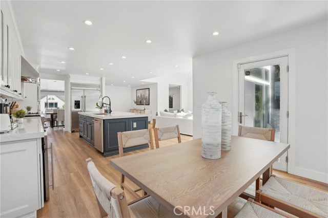 2501 N Poinsettia Avenue, Manhattan Beach CA: https://media.crmls.org/medias/9ff13b9f-726b-43f3-b984-18e3aedef8ce.jpg