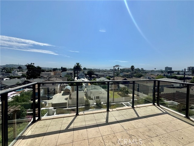 Detail Gallery Image 1 of 9 For 1598 Long Beach Bld #405,  Long Beach,  CA 90813 - 1 Beds | 1 Baths