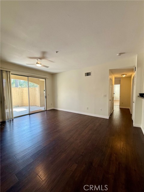 Detail Gallery Image 3 of 19 For 375 Central Ave #113,  Riverside,  CA 92507 - 3 Beds | 2 Baths