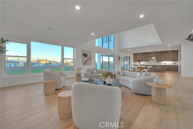 Detail Gallery Image 17 of 68 For 20164 Galway Ln, Porter Ranch,  CA 91326 - 5 Beds | 5/1 Baths