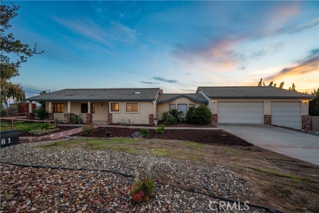 Detail Gallery Image 4 of 74 For 1561 Cielo Ln, Nipomo,  CA 93444 - 4 Beds | 2/1 Baths