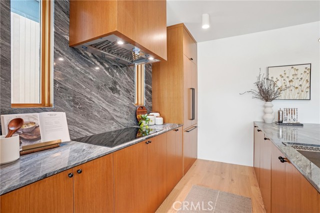 Image 25 of 66 For 647 Navy Street